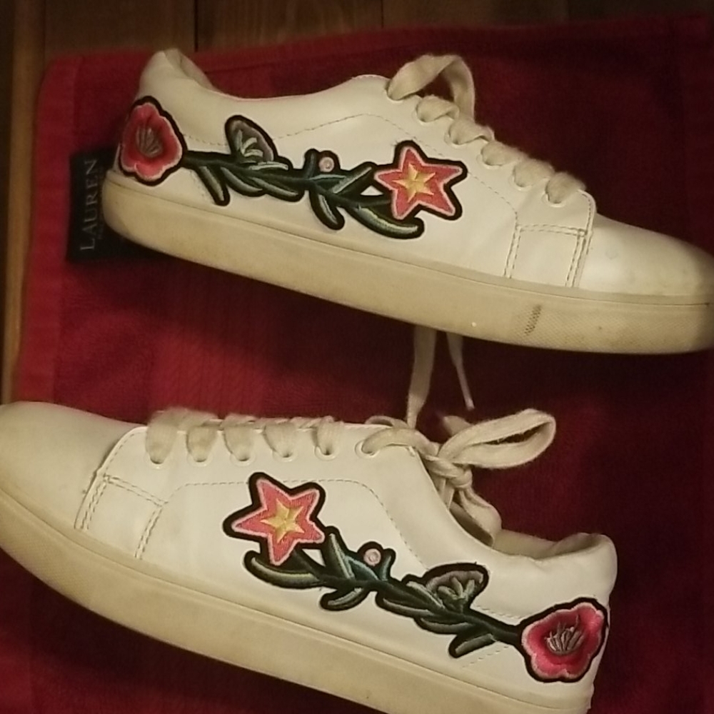 Brash tie up sneakers